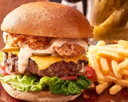 beef-burger-with-deep-fried-bacon-and-thousand-island-dressing-50247463